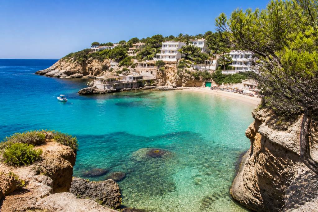 All in Ibiza : guide complet pour un séjour tout compris