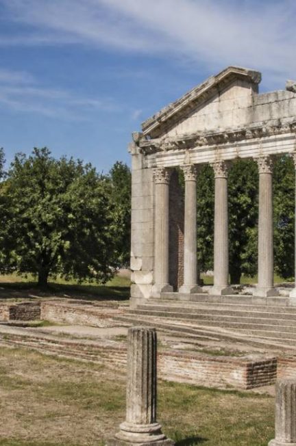 Apollonia en Albanie : visiter le site archéologique et ses trésors antiques