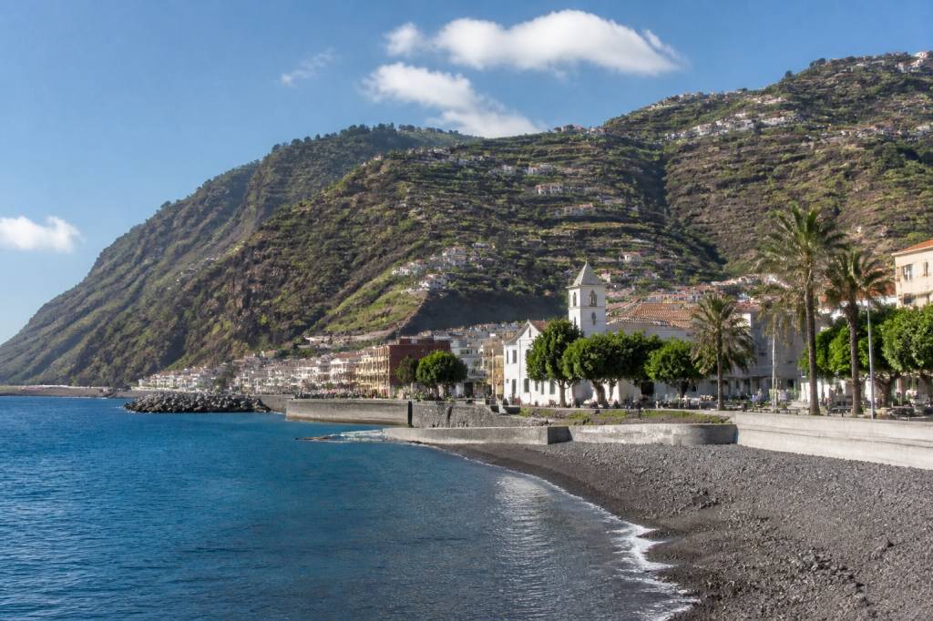 Ribeira Brava à Madère : que voir, que faire et conseils pratiques