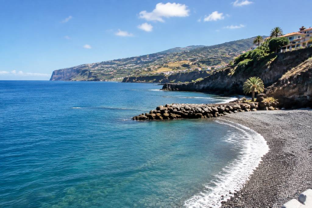 Praia do Garajau : guide complet de la plage emblématique de Madère