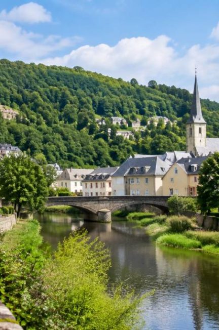 Que visiter à Esch-sur-Sûre, au Luxembourg : guide de la ville et de ses incontournables