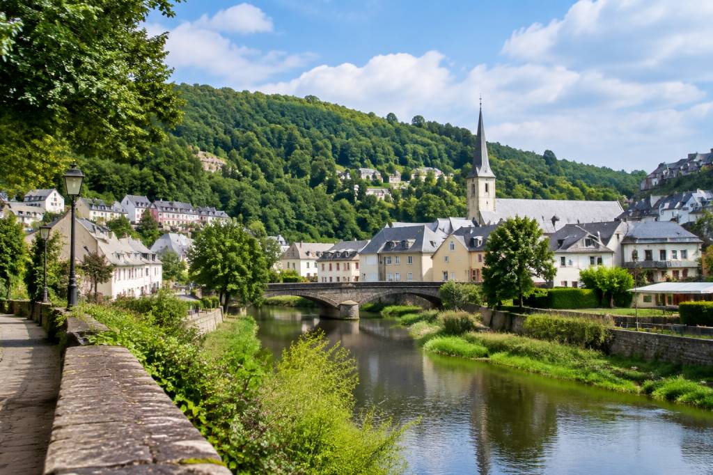 Que visiter à Esch-sur-Sûre, au Luxembourg : guide de la ville et de ses incontournables