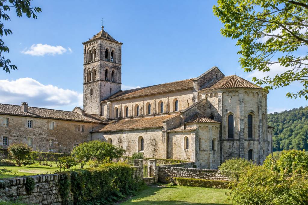 Abbaye d'Echourgnac : histoire et visite d’un lieu emblématique de Dordogne