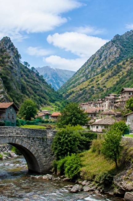 Bulnes : comment découvrir ce village isolé des Asturies en Espagne